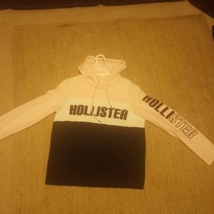 Almost new Hollister Sweater for soo cheapp